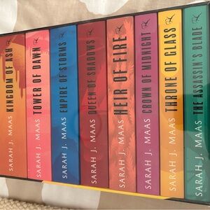 Throne of Glass - Sarah J. Maas Book Set - New